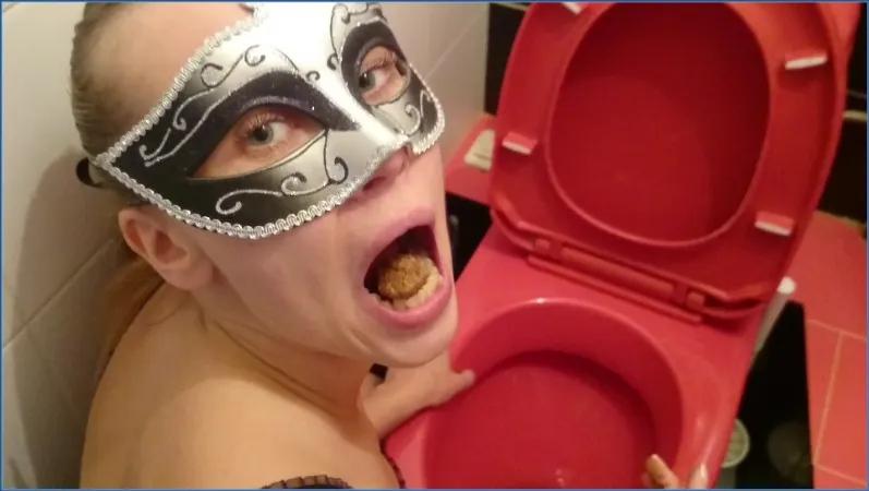 Brown Wife likt een smerige toiletpot helemaal schoon - scat video op OranjeScat