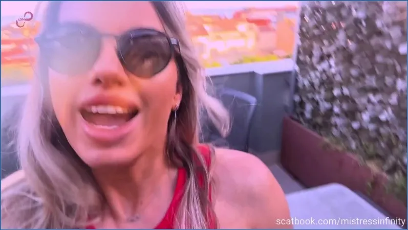 Miss Infinity geeft haar slaaf een strenge scat-les - scat video op OranjeScat