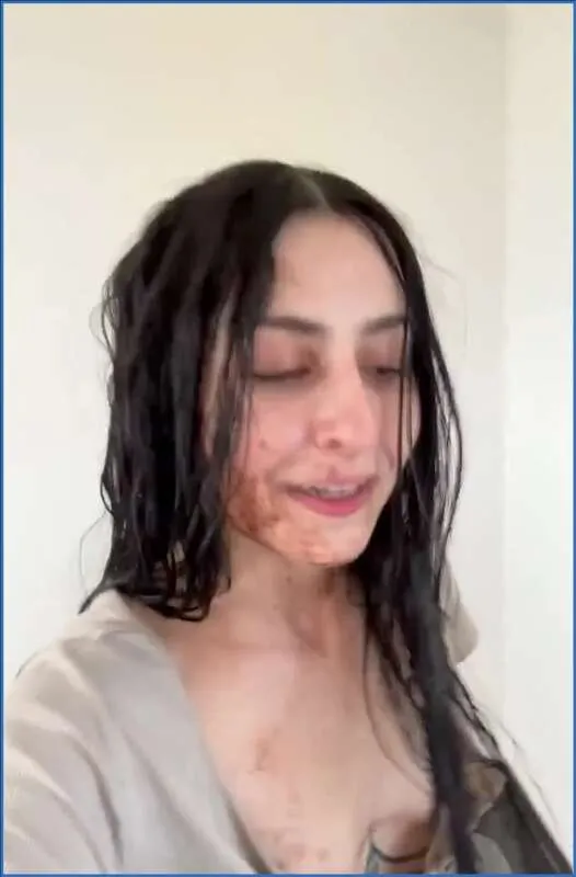 Kaitlyn Katsaros gaat vol gas en is nog lang niet klaar - scat video op OranjeScat