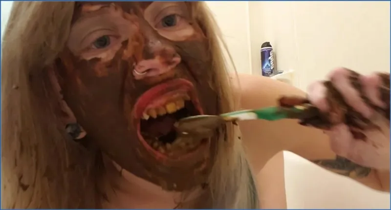 xxecstacy als Scat Princess start met vuile goedemorgen - scat video op OranjeScat