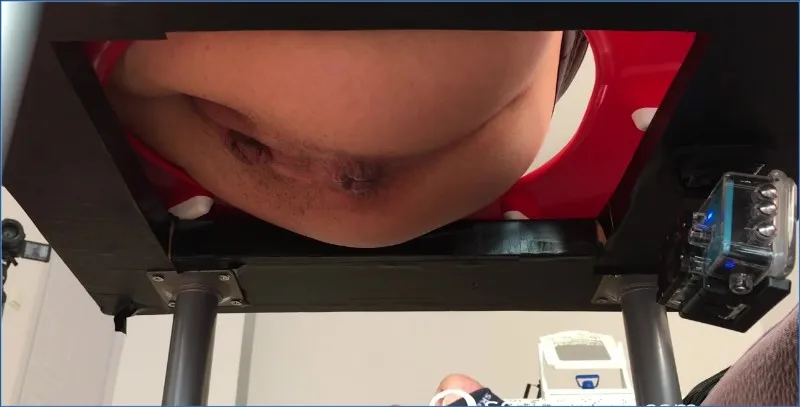 Mistress Anna laat haar ochtend diarree vrij - scat video op OranjeScat