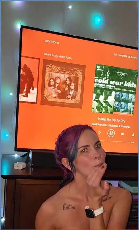 LilbuttLex en haar nieuwe vriend bij anaal vuistneuk downloaden op OranjeScat