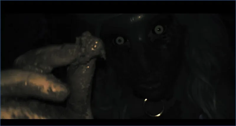 Sweet Betty Parlour geeft smerige handjob als scat-ork - scat video op OranjeScat