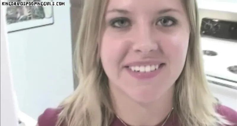 Alina perst in Parijs een dikke gezonde hoop naar buiten - scat video op OranjeScat