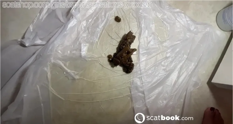 BrownSensation8 zet twee dikke hoopjes thuis af - scat video op OranjeScat