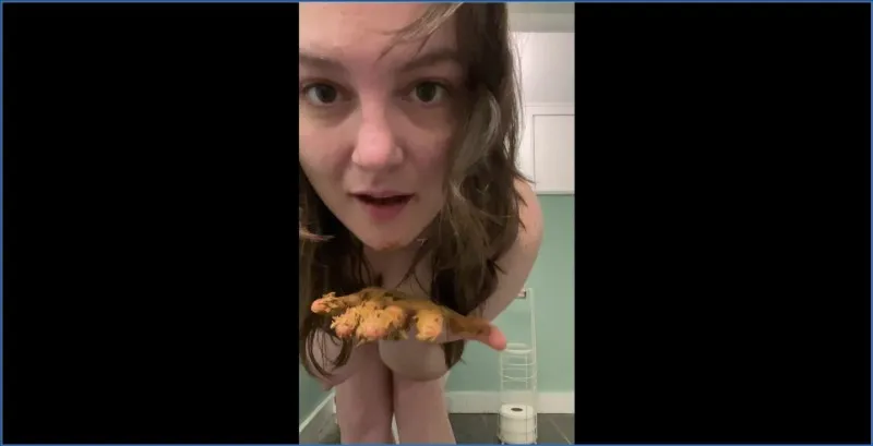 Layla Lee vult haar kanten slipje met romige ontlasting downloaden op OranjeScat
