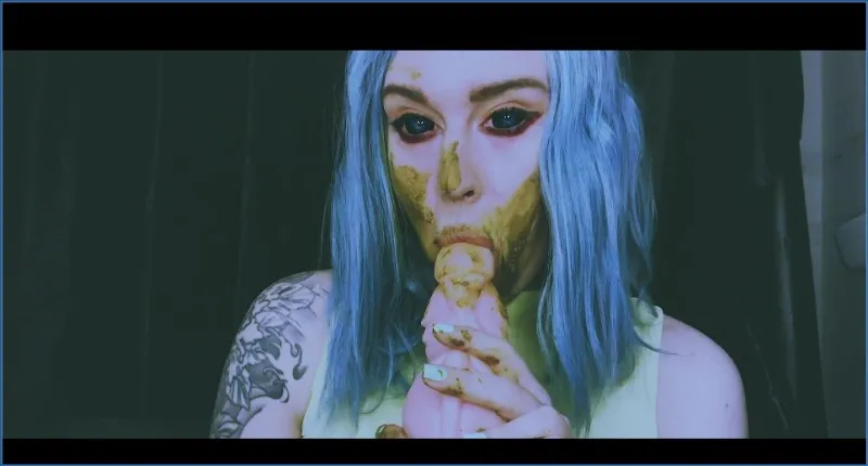 SweetBetty channels creepy housewife, goes full scat vid, HD - scat video op OranjeScat