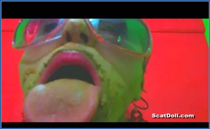 Play Dirty with Scat and See Doll's Dirtiest Side - scat video op OranjeScat